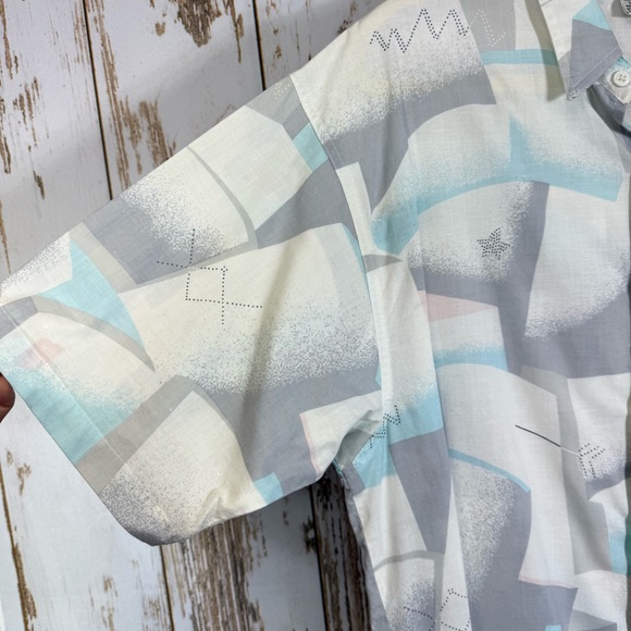 Zeppelin, Abstract Pattern Men's Casual Shirt. Size Medium. Excellent condition! - Picture 2 of 5